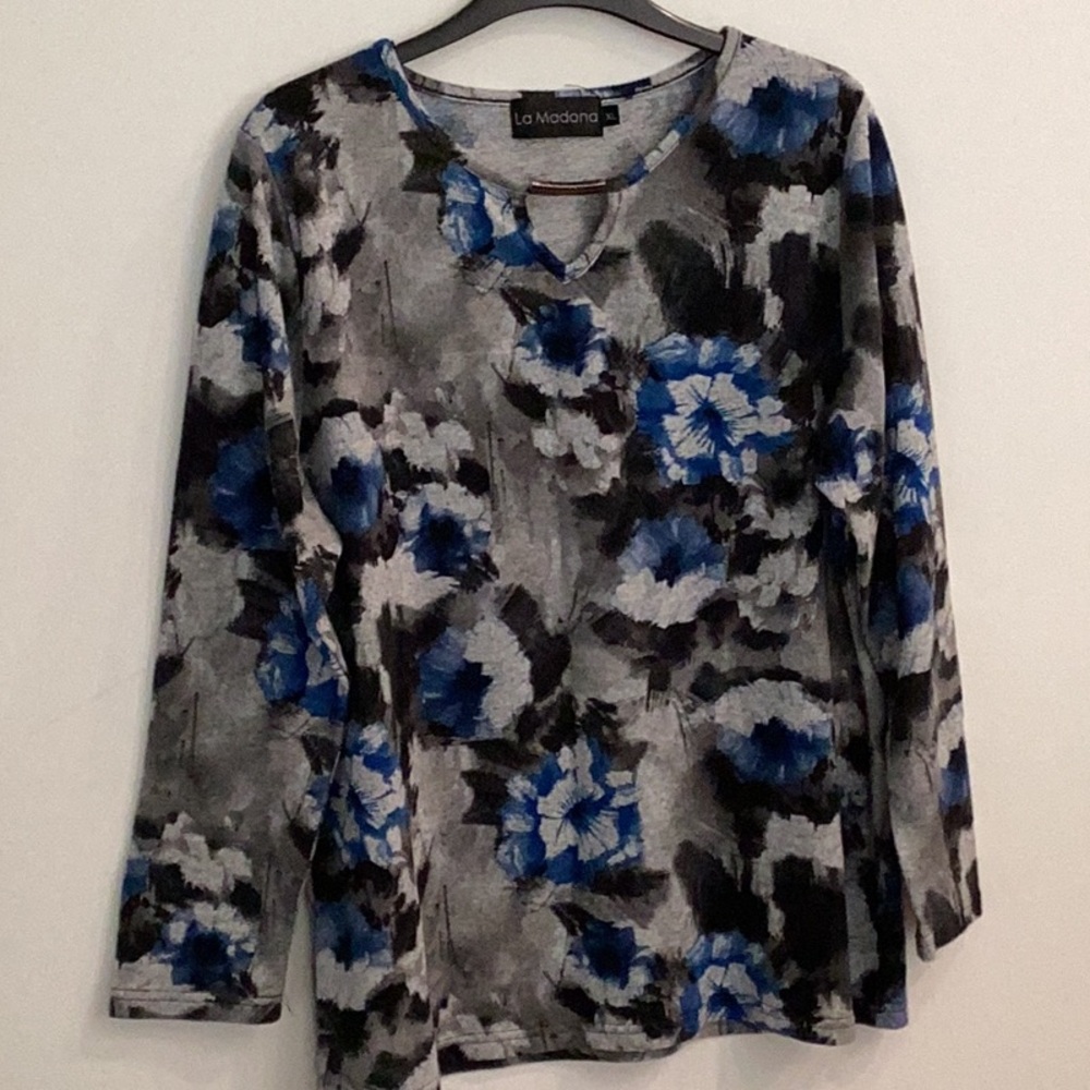 LA MADONA Long Sleeve Top.